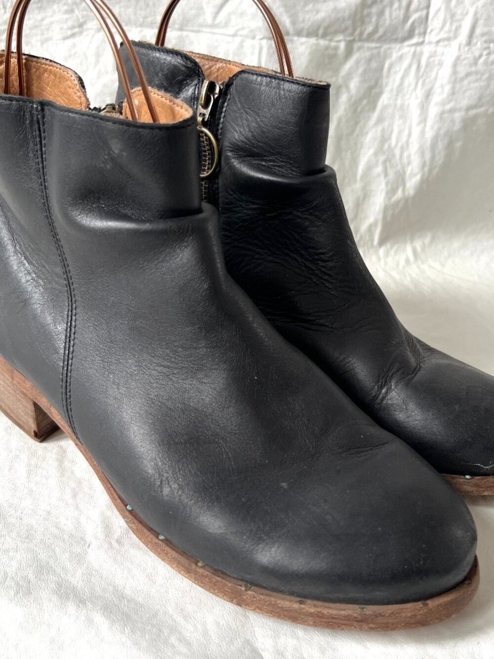 beek boots Quail Ankle Booties womens 10 black leather block heel slouch zip up